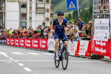 L'arrivo del vincitore a Cervinia nel 2024