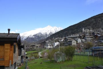 Il villaggio di Emarese, punto di partenza del sentiero nr.01
